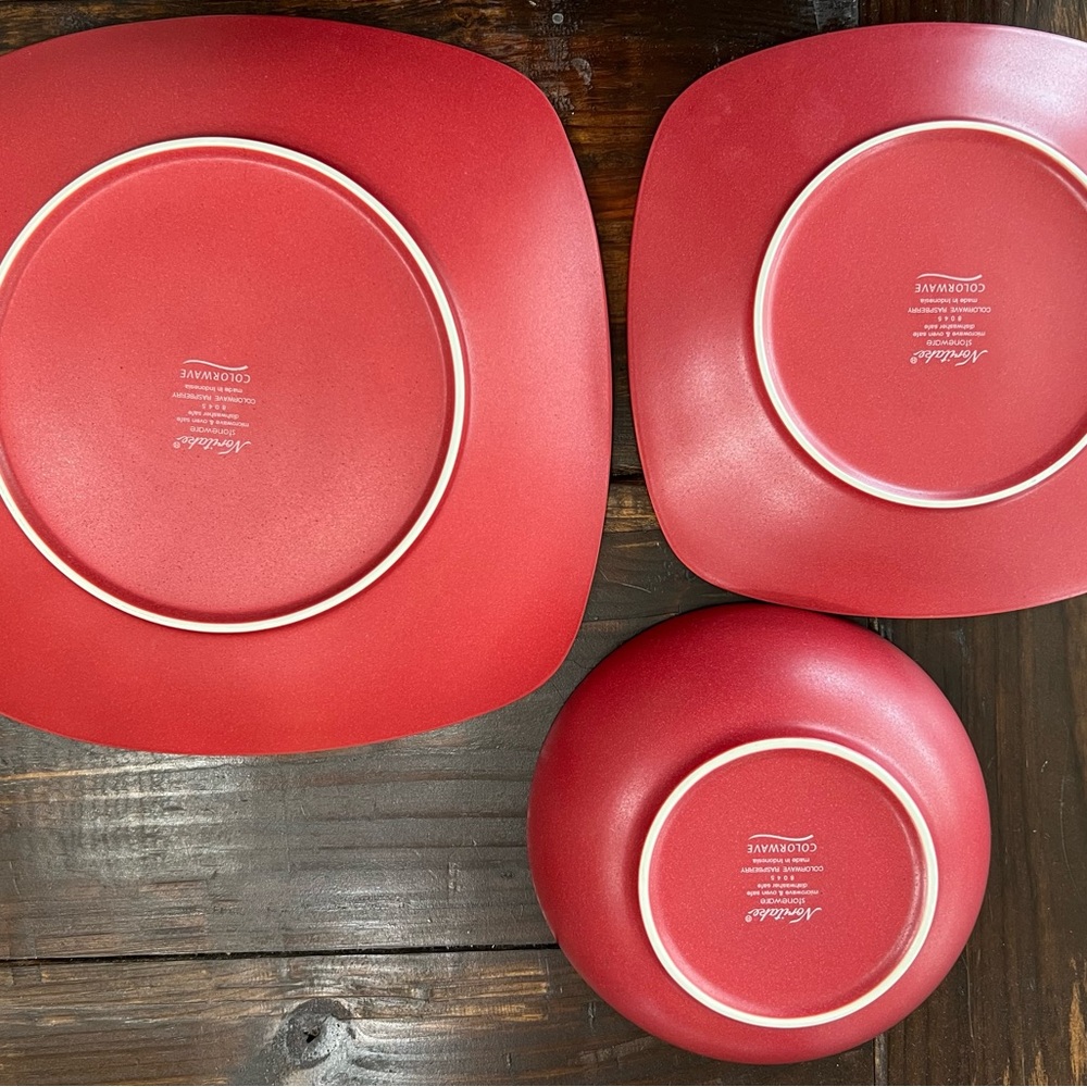 Noritake Colorwave Stoneware Dinnerware Set - Raspberry - 5 person place setting - Picture 2 of 2